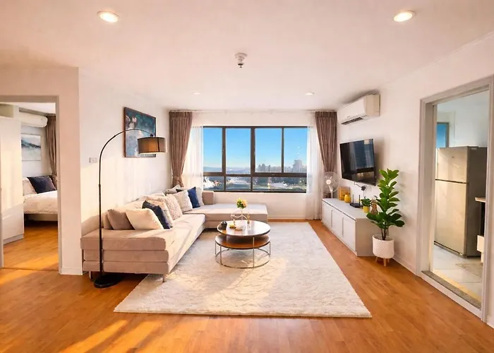 Spacious & Bright - Pool & Gym Apartment *