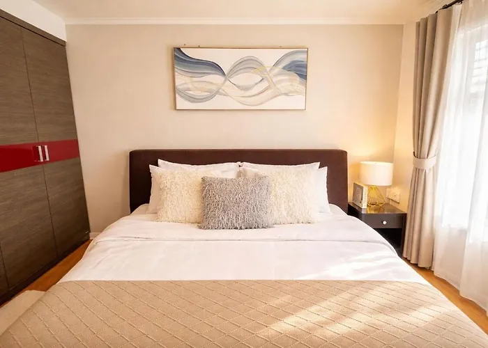 Apartment Spacious & Bright - Pool & Gym