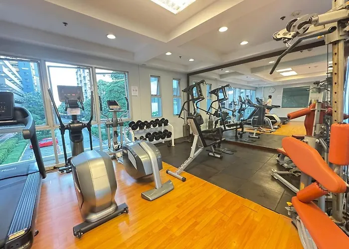 Spacious & Bright - Pool & Gym Apartment *