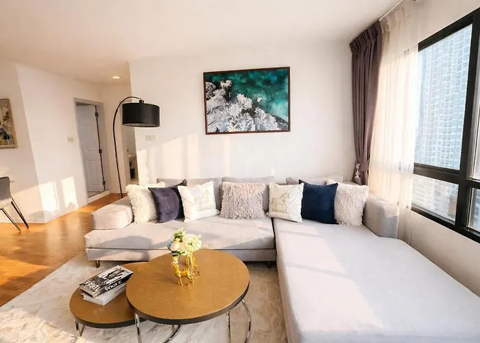 Spacious & Bright - Pool & Gym Apartment *